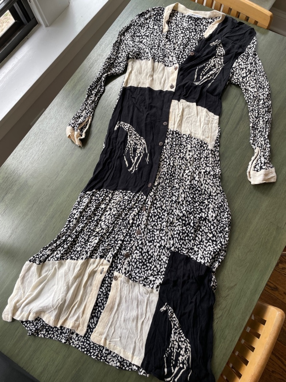 VINTAGE DAILY PLANET Black and Cream Maxi Button-Front Dress